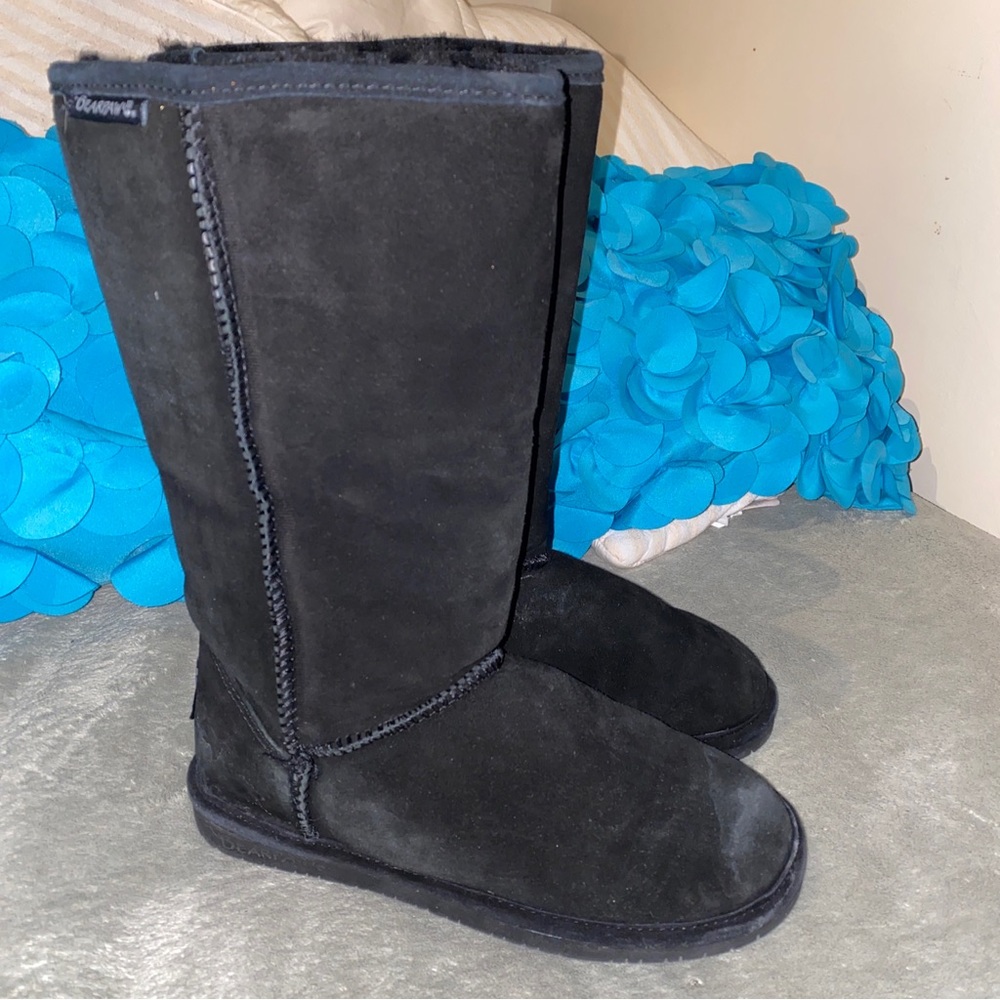 Bearpaw tall black boot size 9